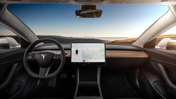 Tesla कर रही है इन-कार वाईफाई हॉटस्पॉट का परीक्षण, जल्द कार में मिलेंगे इंटरनेट आधारित फीचर्स