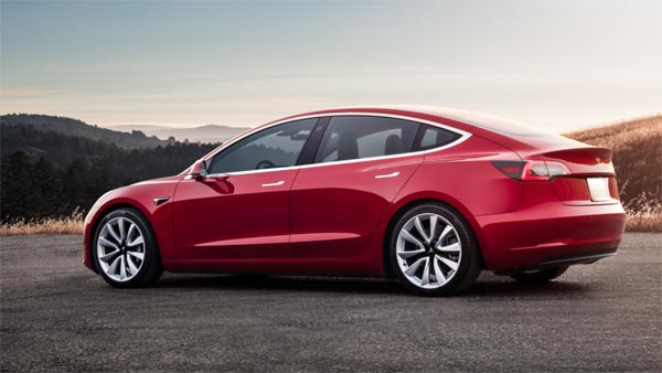 Tesla कर रही है इन-कार वाईफाई हॉटस्पॉट का परीक्षण, जल्द कार में मिलेंगे इंटरनेट आधारित फीचर्स