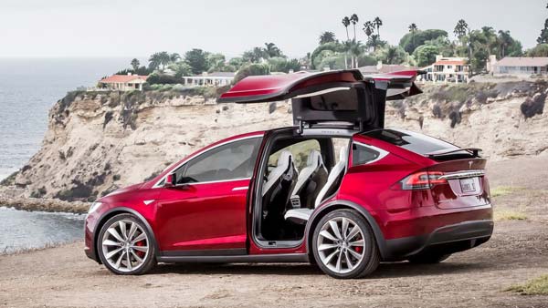 भारत में चीन से आयात नहीं होंगी Tesla की कारें, परिवहन मंत्री Nitin Gadkari ने साफ तौर पर दी हिदायत