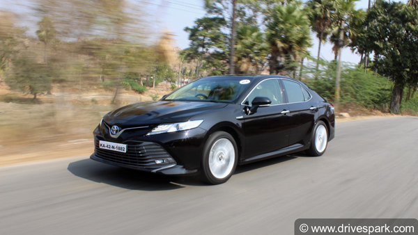 Toyota Sales March 2022: टोयोटा ने मार्च में बेचीं 17,131 यूनिट कारें, पिछले 5 साल में सबसे अधिक घरेलू बिक्री
