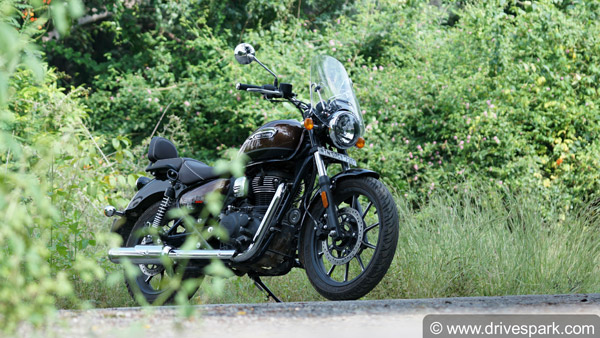 Royal Enfield Classic 350 अब और हो गई महंगी, कंपनी ने अन्य मोटरसाइकिलों के भी दाम बढ़ाए