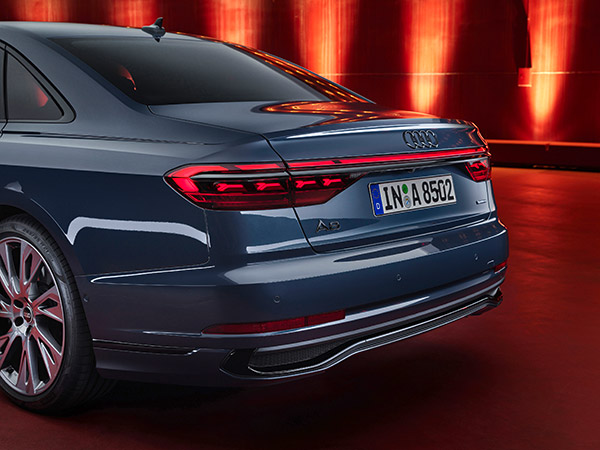 Audi A8 L की बुकिंग हुई शुरू, लग्जरी फीचर्स से है लैस, जानें क्या हैं खूबियां