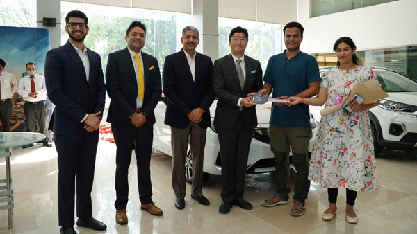 नई Honda City e:HEV के पहले बैच की डिलीवरी हुई शुरू, जानें क्या है कीमत और फीचर्स