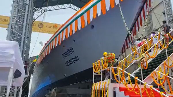 भारतीय नौसेना की शान बढ़ाने वाले हैं ये दो विध्वंसक पोत, जानें INS Surat और INS Udaygiri के बारे में