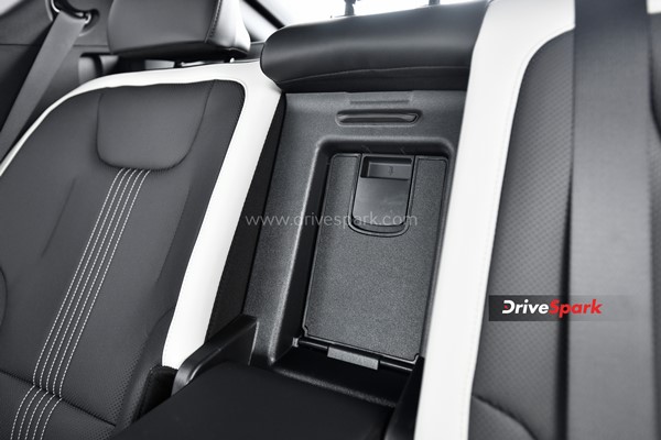 Kia EV6 Review: क्या भारत में धमाका कर पाएगी Kia की पहली इलेक्ट्रिक कार? पढ़ें रिव्यू