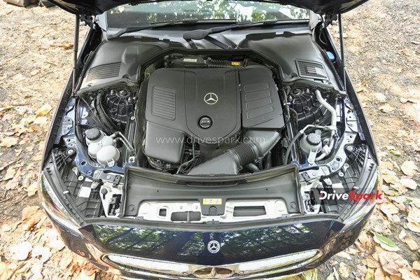 2022 Mercedes Benz C-Class भारतीय बाजार में हुई लॉन्च, जानें क्या है कीमत और फीचर्स