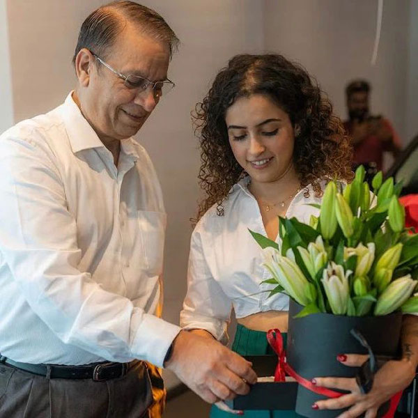 ‘Dangal’ गर्ल Sanya Malhotra ने खरीदी नई Audi Q8 SUV, सोशल मीडिया पर वायरल हुई तस्वीरें
