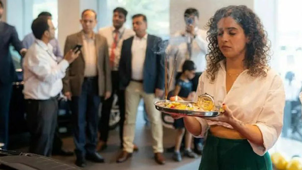 ‘Dangal’ गर्ल Sanya Malhotra ने खरीदी नई Audi Q8 SUV, सोशल मीडिया पर वायरल हुई तस्वीरें