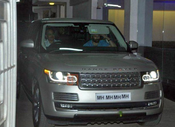 एक्टर Sunny Deol ने खरीदी नई Land Rover Defender 110, जानें क्या है कीमत और फीचर्स