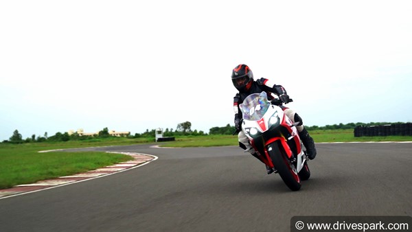 TVS Apache RR 310 को टक्कर देने आ रही है BMW G 310 RR, कंपनी ने जारी किया टीजर