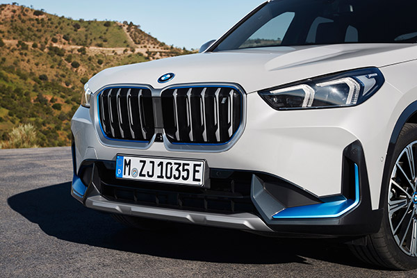 धाकड़ रेंज के साथ आ रही है BMW की एक और इलेक्ट्रिक कार, कई एडवांस फीचर्स से होगी लैस