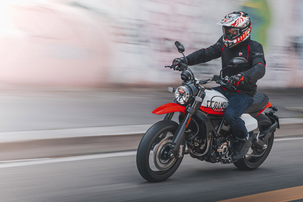 Ducati Scrambler Urban Motard भारतीय बाजार में हुई लॉन्च, जानें क्या है कीमत और फीचर्स
