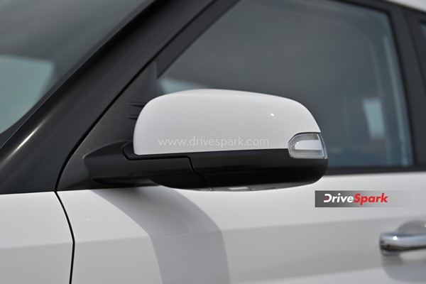 नई 2022 Hyundai Venue कितनी हुई है नई - कितनी है वही? जानें हमारे इस रिव्यू में