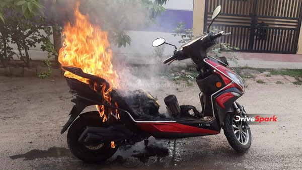 EV Fire: खराब बैटरी कूलिंग सिस्टम के वजह से इलेक्ट्रिक स्कूटरों में लग रही है आग, जांच कमेटी ने सौंपी रिपोर्ट