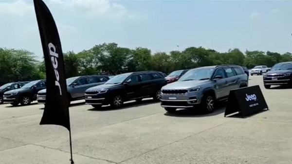 Jeep के इस डीलरशिप ने की Meridian SUV की मेगा डिलीवरी, एक साथ 60 ग्राहकों को सौंपी चाबियां