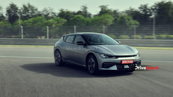 जानते हैं! Kia EV6 के बेस वेरिएंट में ही हैं सारे बेहतरीन फीचर्स, जानें क्या है कीमत और रेंज