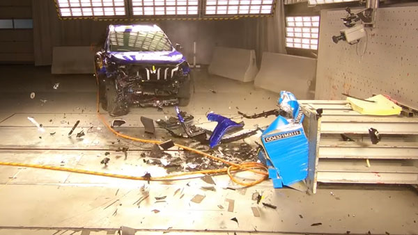 Mahindra XUV700 फिर साबित हुई सुरक्षित कार, Global NCAP ने दिया सेफर च्वाइस अवार्ड