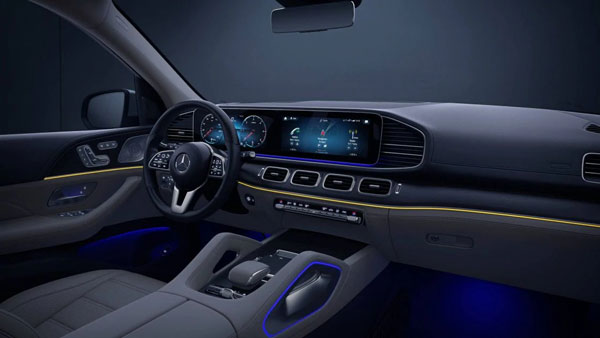 एक्टर Varun Dhawan ने खरीदी नई Mercedes-Benz GLS SUV, जानें क्या है इस कार की कीमत