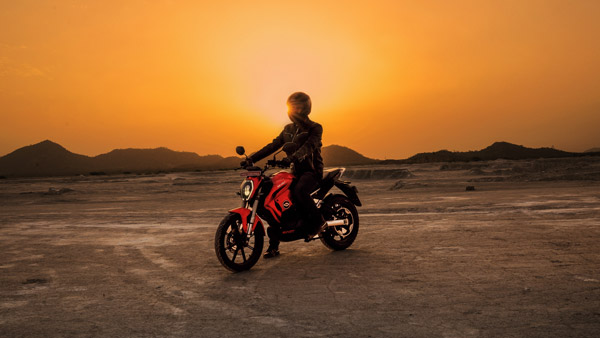 Revolt Motors ने गुजरात में खोला तीसरा शोरूम, जबरदस्त तरीके से बढ़ी इलेक्ट्रिक बाइक की डिमांड