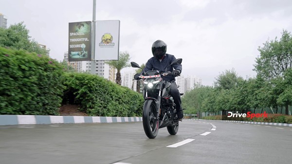 Bajaj Pulsar N160 Review: क्या होगी 160सीसी की टाॅप परफार्मिंग बाइक? पढ़ें रिव्यू