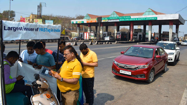 अब निजी वाहनों पर नहीं लगेगा टोल टैक्स, इस राज्य की सरकार ने दी लोगों को बड़ी राहत