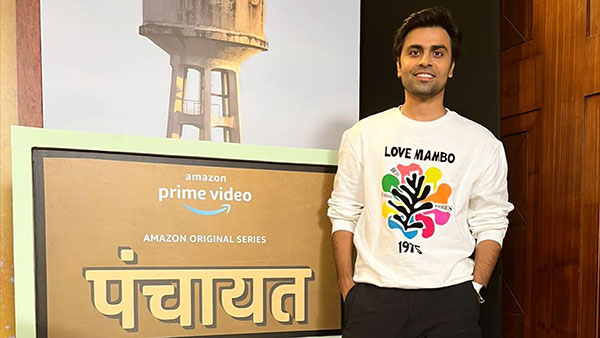 पंचायत के ‘जीतू भैया’ ने खरीदी 42 लाख रुपये की कार, इंटरनेट पर वायरल हुई तस्वीरें