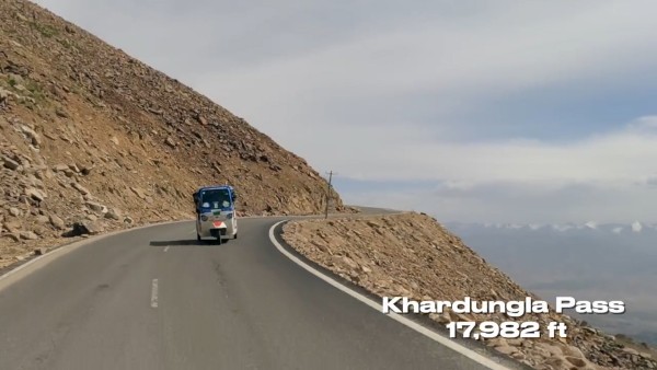 महिंद्रा ट्रियो इलेक्ट्रिक ऑटो रिक्शा पहुंची खार्दुंगा ला पास, आनंद महिंद्रा ने दी ऐसी प्रतिक्रिया
