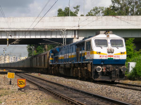 भारतीय रेल ने लाॅन्च किया “मिशन रफ्तार”, 25 किमी/घंटा बढ़ेगी ट्रेनों की स्पीड