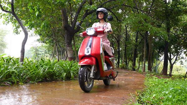 आईवूमआई एनर्जी ने लॉन्च की अपनी जीतएक्स इलेक्ट्रिक स्कूटर की रेंज, जानें क्या है कीमत
