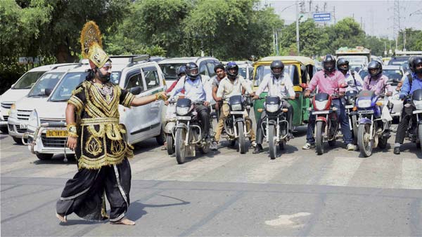 पैदल चलने वाले नहीं रखेंगे जेबरा क्रॉसिंग का ध्यान, चालकों को सड़क पर रहना होगा सतर्क - कोर्ट