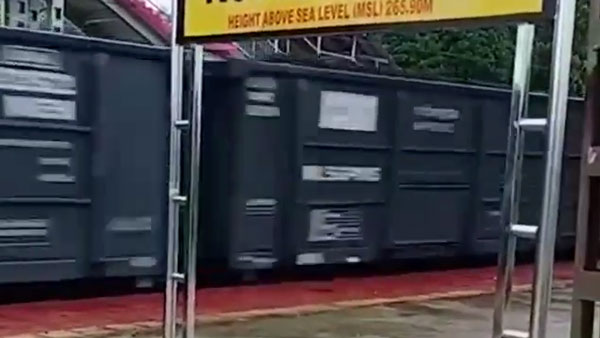 रेलवे ने चलाई अब तक की सबसे लंबी मालगाड़ी, एक स्टेशन को पार करने में लगता है 4 मिनट