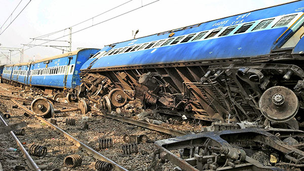 चलती ट्रेन पटरी से उतर जाए तो क्या होता है? क्या है इसके 4 बड़े कारण, जानें विस्तार से