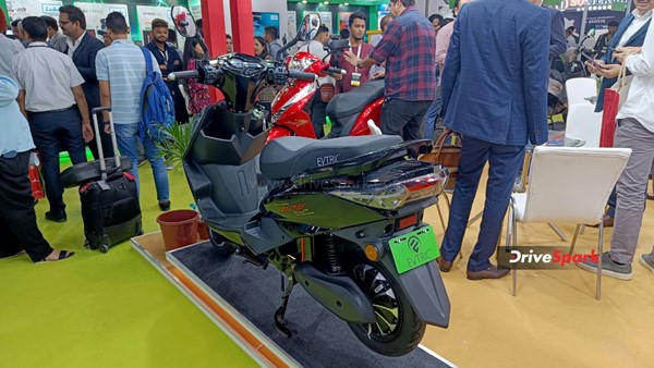 EV India Expo 2022: ईवीट्रिक राइड एचएस, माइटी प्रो इलेक्ट्रिक स्कूटर्स हुए लॉन्च, जानें कीमत, रेंज, चार्जिंग जानकारी