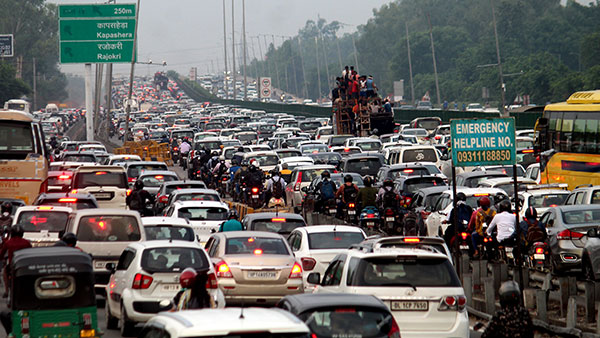 भारत में बिना इंश्योरेंस के चल रहे हैं 50 फीसदी वाहन, IRDAI ने किया खुलासा