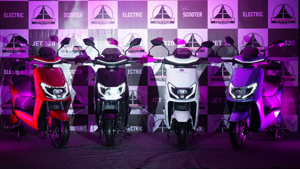 हीरो इलेक्ट्रिक और ओकिनावा इलेक्ट्रिक स्कूटर पर नहीं मिलेगी सब्सिडी, सरकार ने लगाई रोक