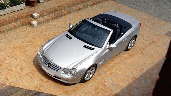 2. मर्सिडीज बेंज सिल्वर एसएल500