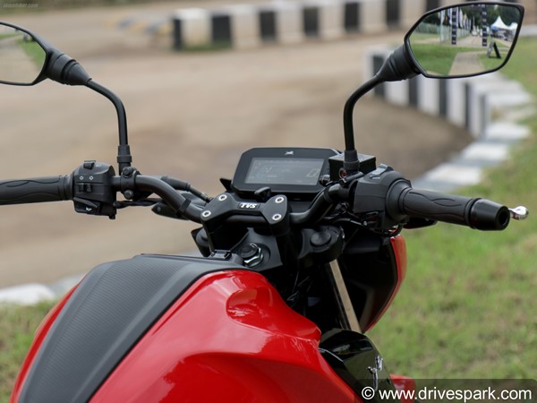 दिवाली के पहले टीवीएस का धामका! अपडेट के साथ लाॅन्च होगी नई टीवीएस रेडर 125 बाइक; जानें क्या मिलेगा नया