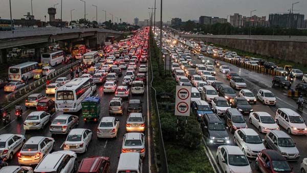 सभी तरह के बीएस4 वाहनों पर दिल्ली में लगा बैन, जानें क्या है वजह