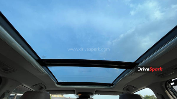 Toyota Innova Hycross Review: क्या दिखा पाएगी कमाल या हो जाएगी फेल? पढ़े रिव्यू