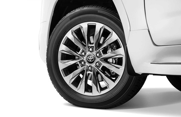 ऑटो एक्सपो 2023 में Toyota की ये एसयूवी मचाएगी तहलका, इसके सामने Brezza और Creta भी हैं फेल