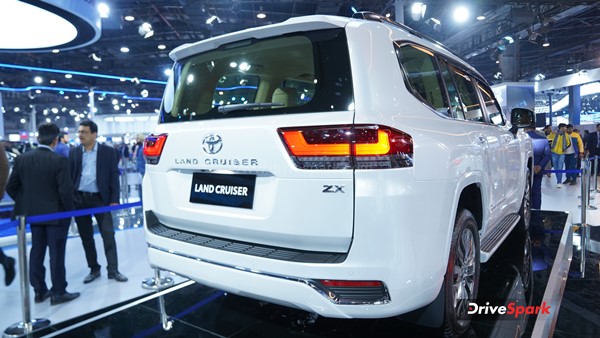 Toyota Land Cruiser 300 Toyota Land Cruiser 300