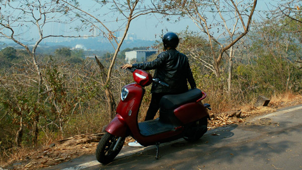 सेल्फ बैलेंसिंग ई-स्कूटर सेल्फ बैलेंसिंग ई-स्कूटर