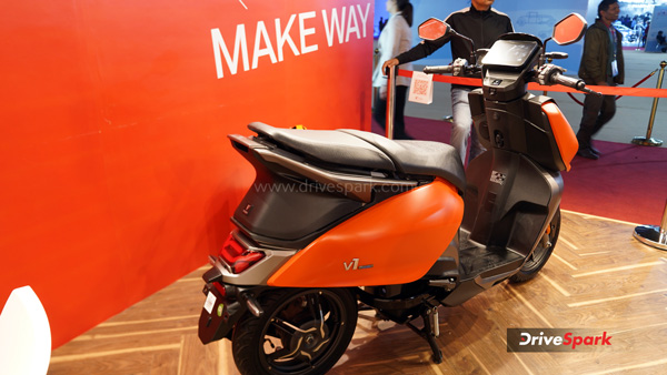 Hero cuts the price of Vida V1 electric scooter by Rs 25,000